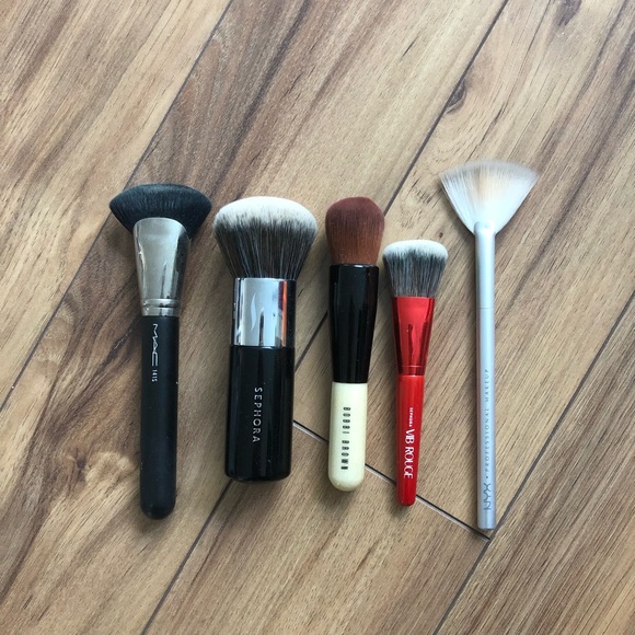 Makeup brushes Bobbi Brown/MAC etc. - Picture 1 of 3